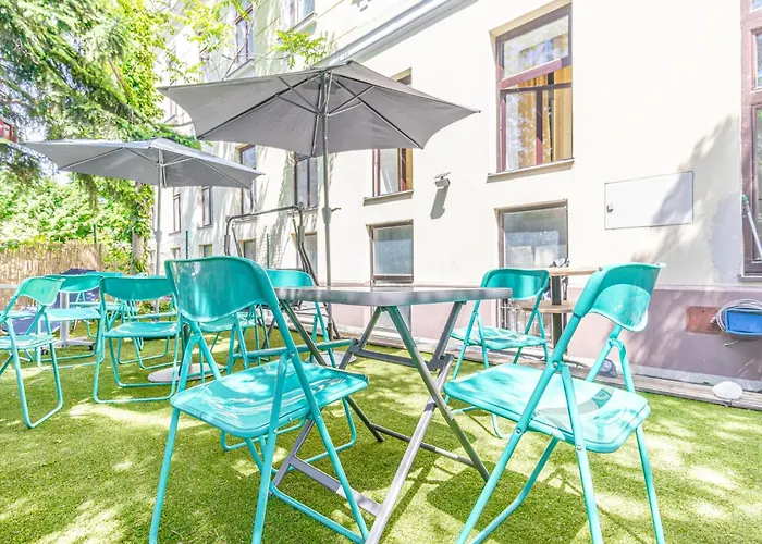 Huge 6br Group 15 Mins To Center Apartment