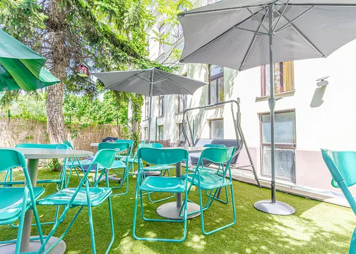 Huge 6br Group 15 Mins To Center Apartment *